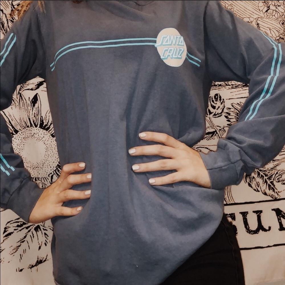 Santa Cruz t shirt crewneck